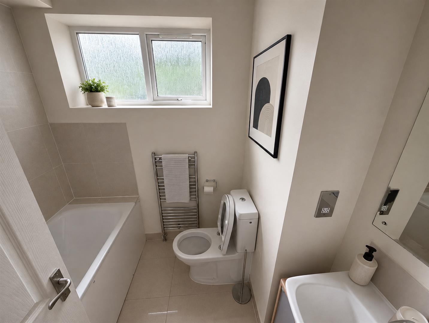 2 bed property in Crescent Road, London